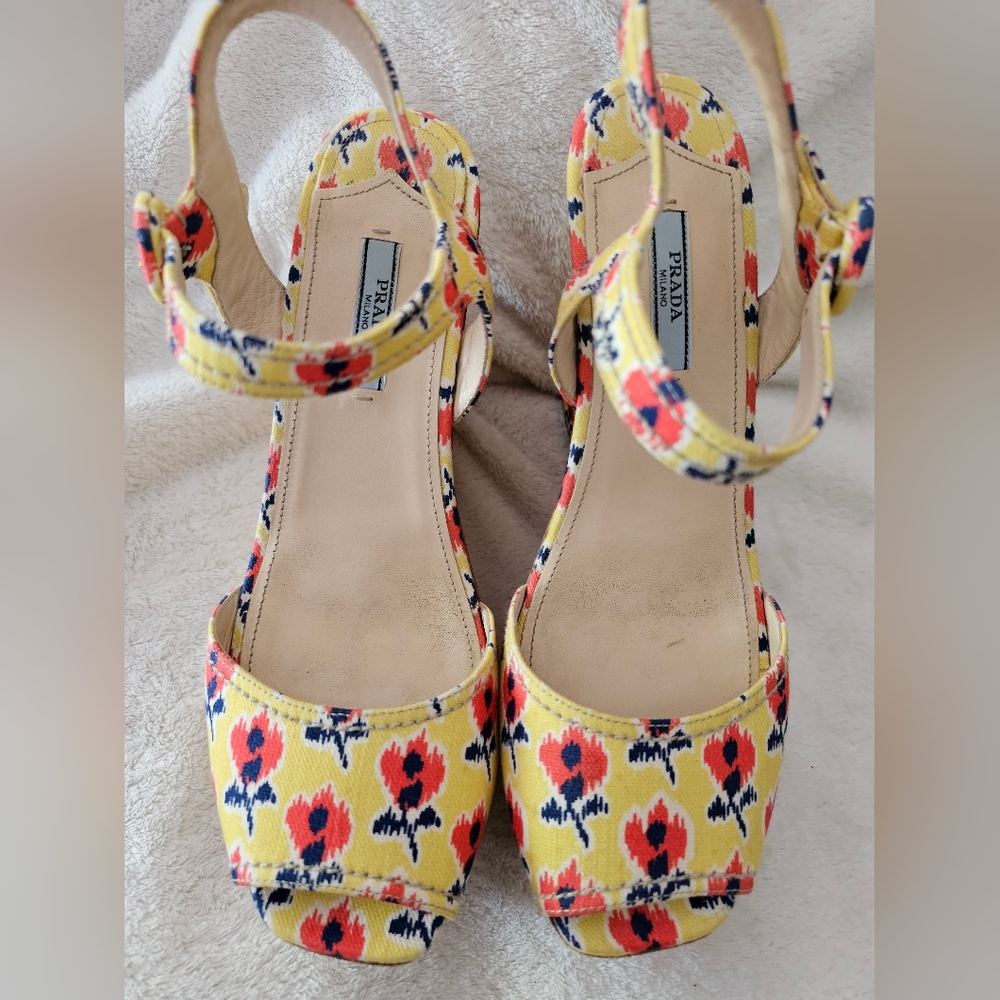 Prada Wedges 39